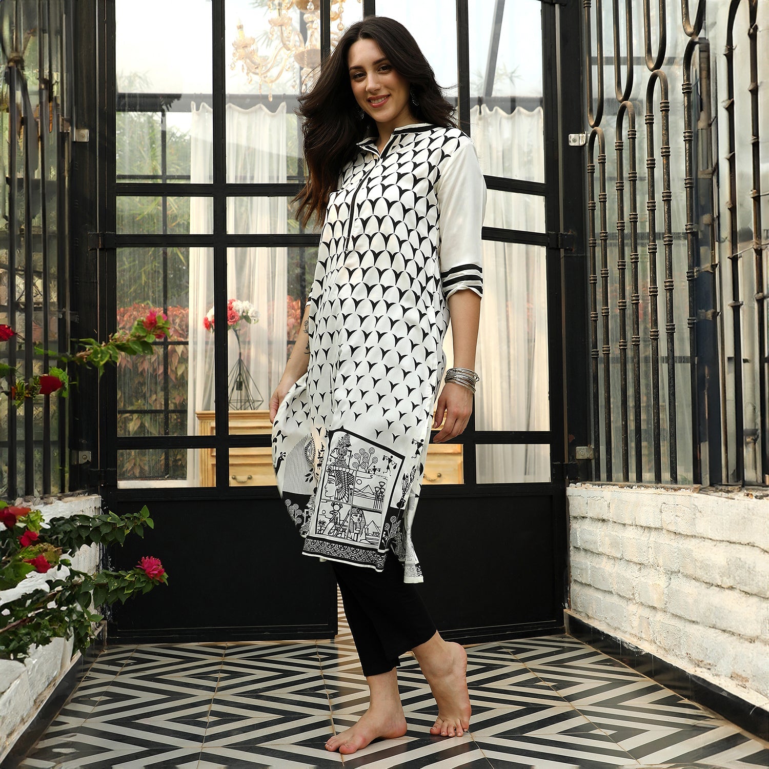 Contrast Ethnic Print Kurta With Trousers Set