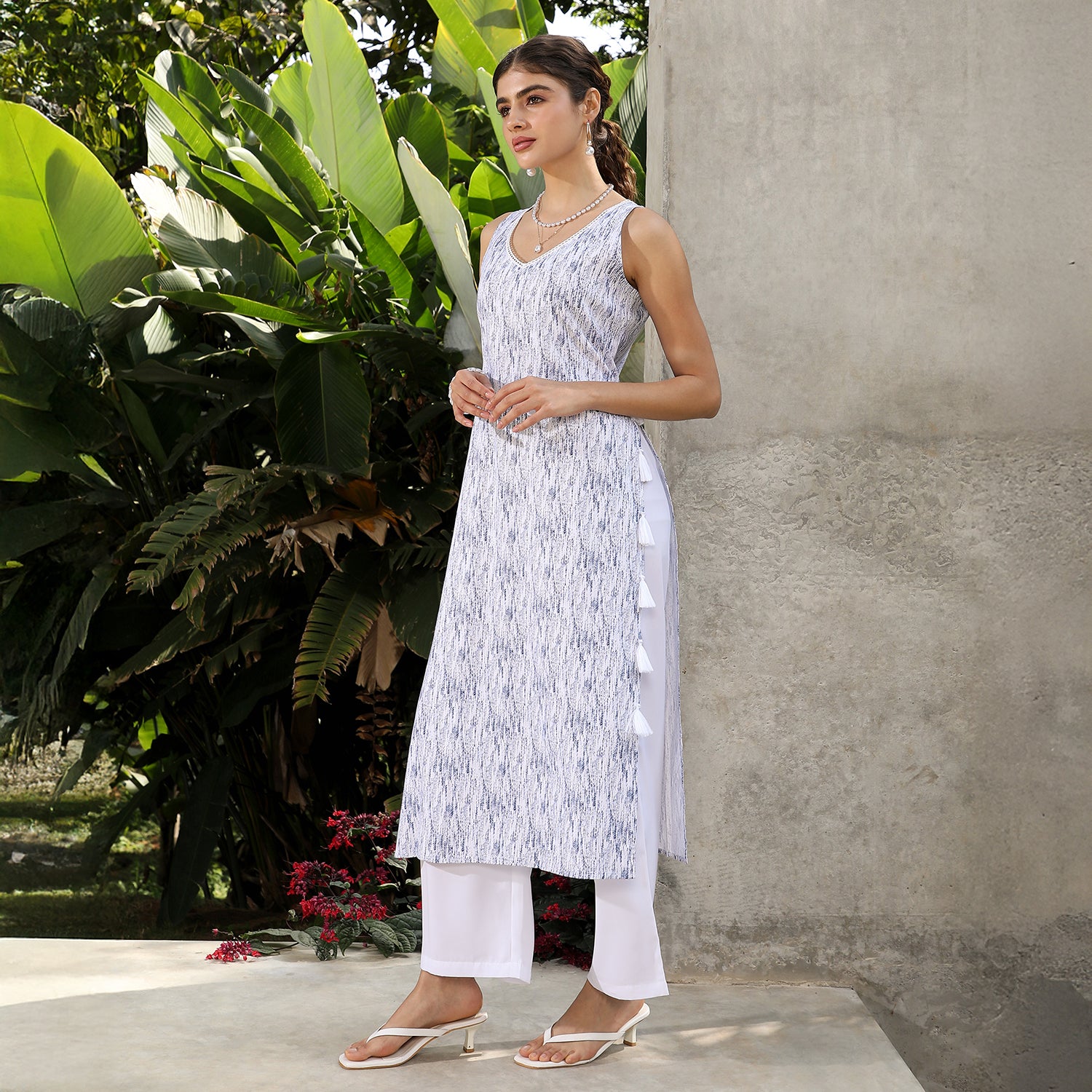 Static-Imprint Tassel Kurta Set