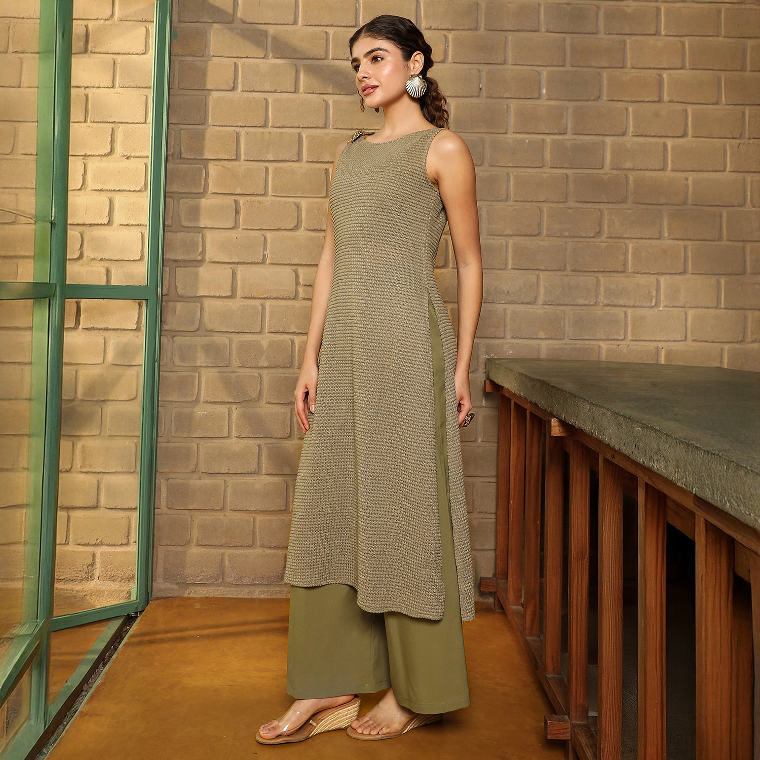 Shell-Embellish Knit Kurta Set