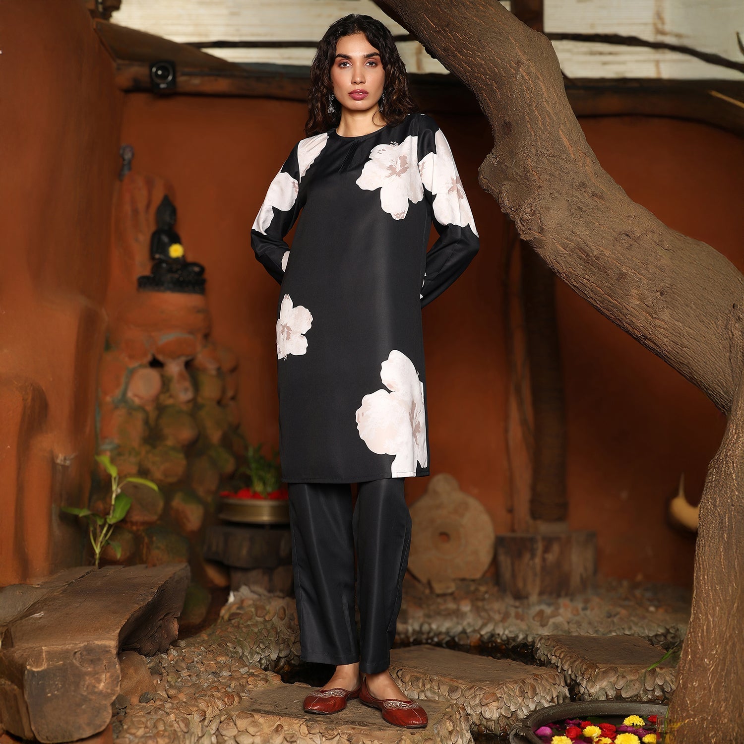 Hibiscus Spot Kurta Set