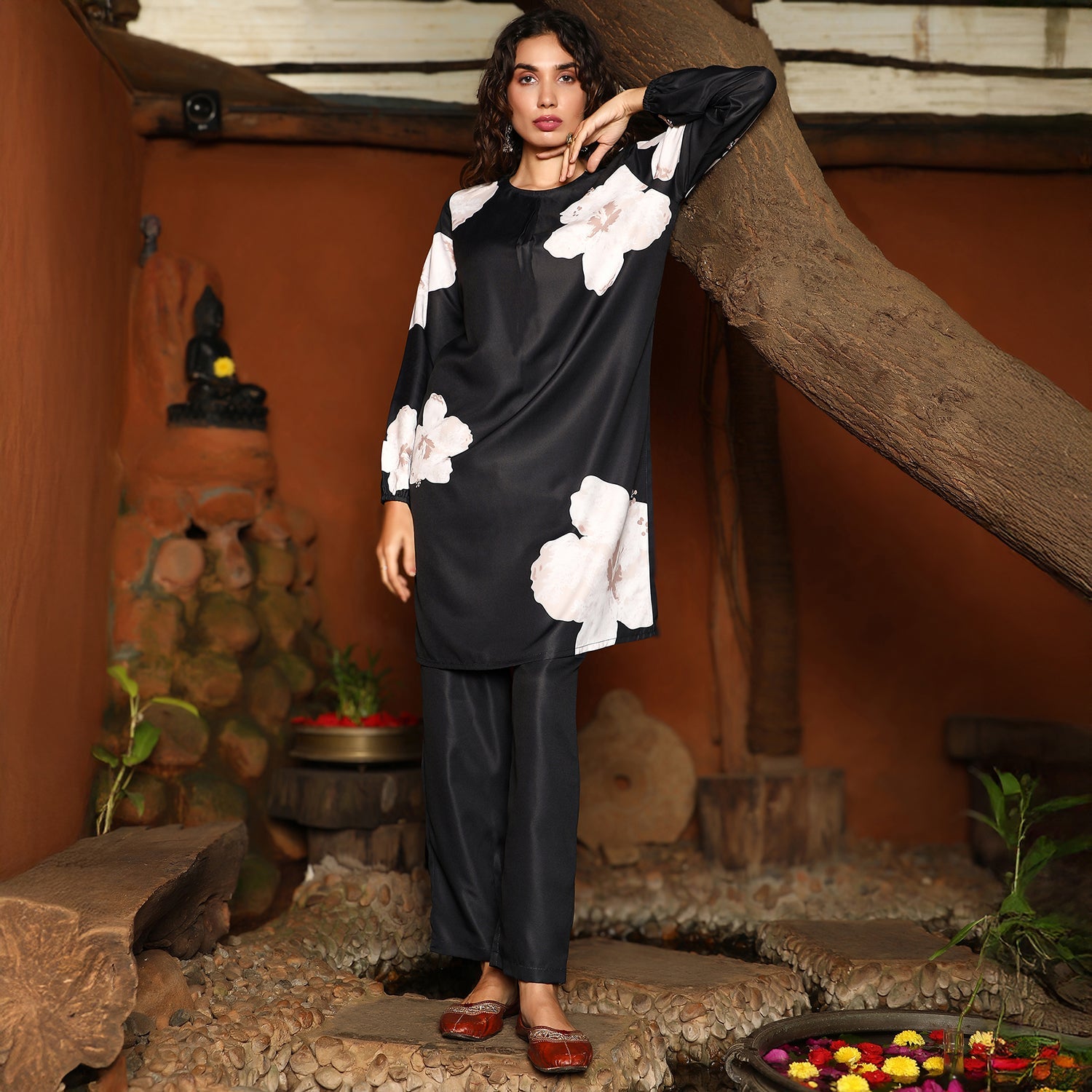 Hibiscus Spot Kurta Set