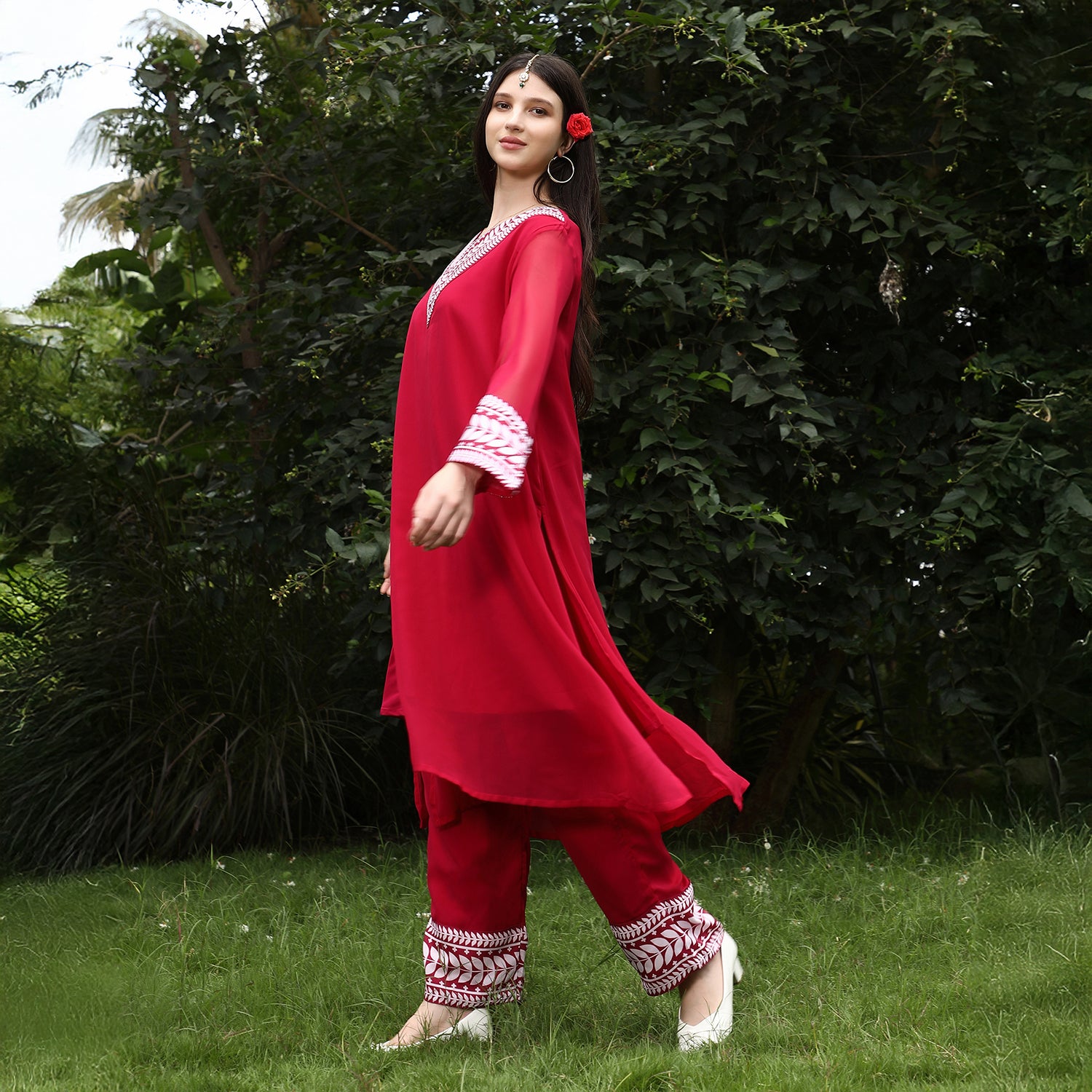 Indie Leaf-Lined Imprint Kurta Set