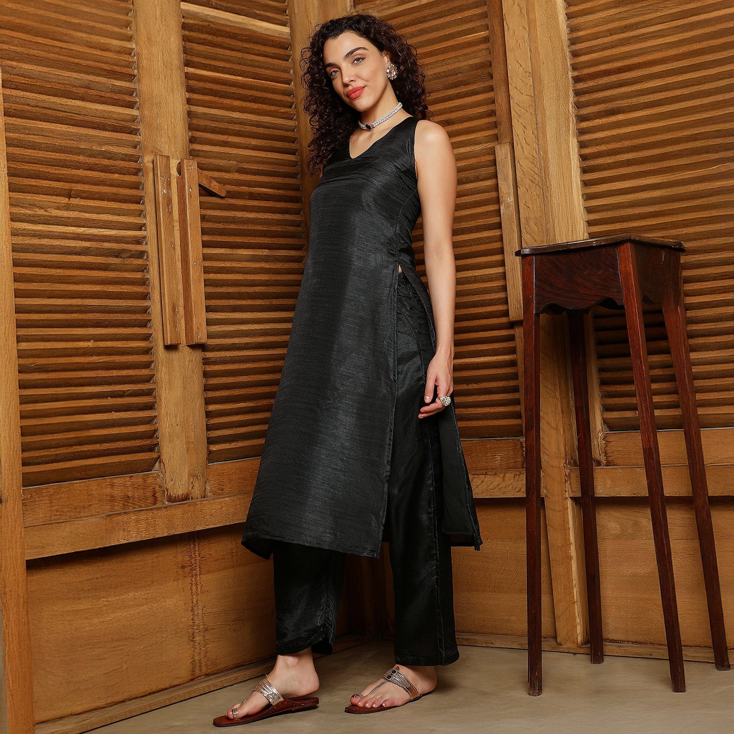 Contrast Lustre Kurta Set