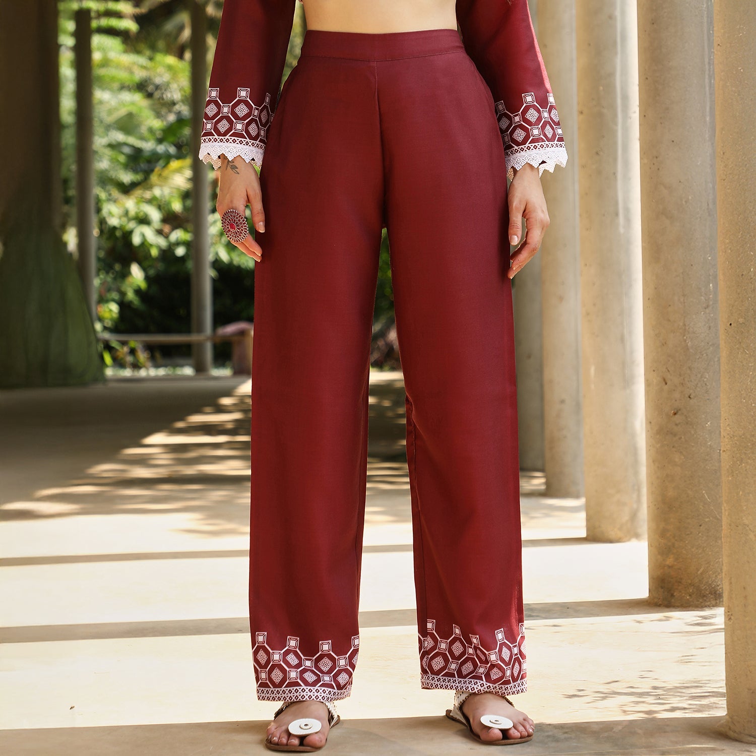 Constrast-Motif Kurta Set