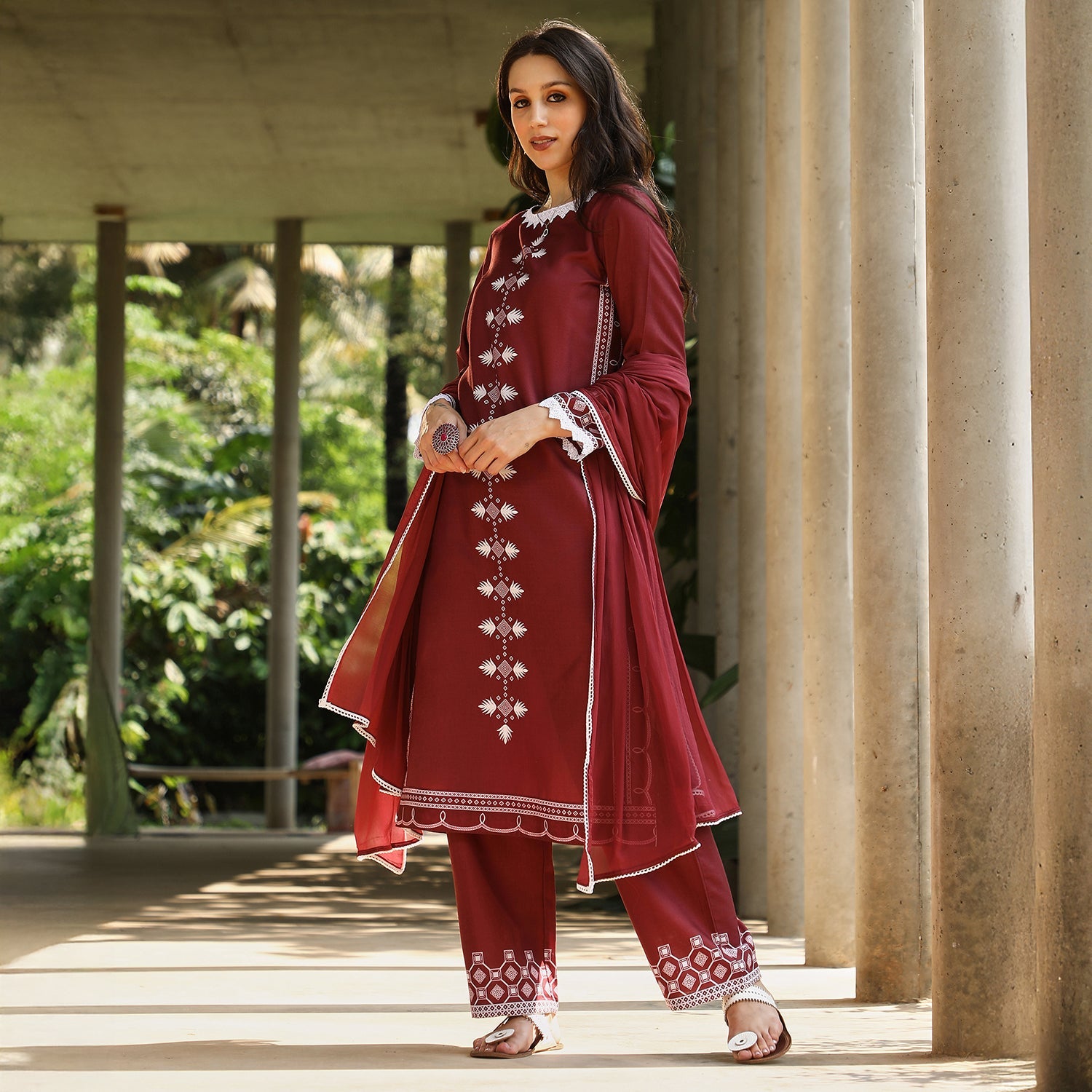 Constrast-Motif Kurta Set