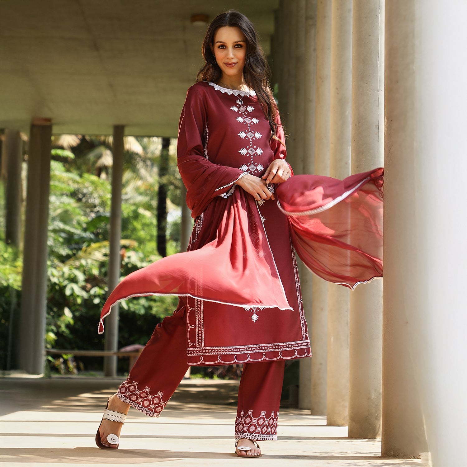 Constrast-Motif Kurta Set