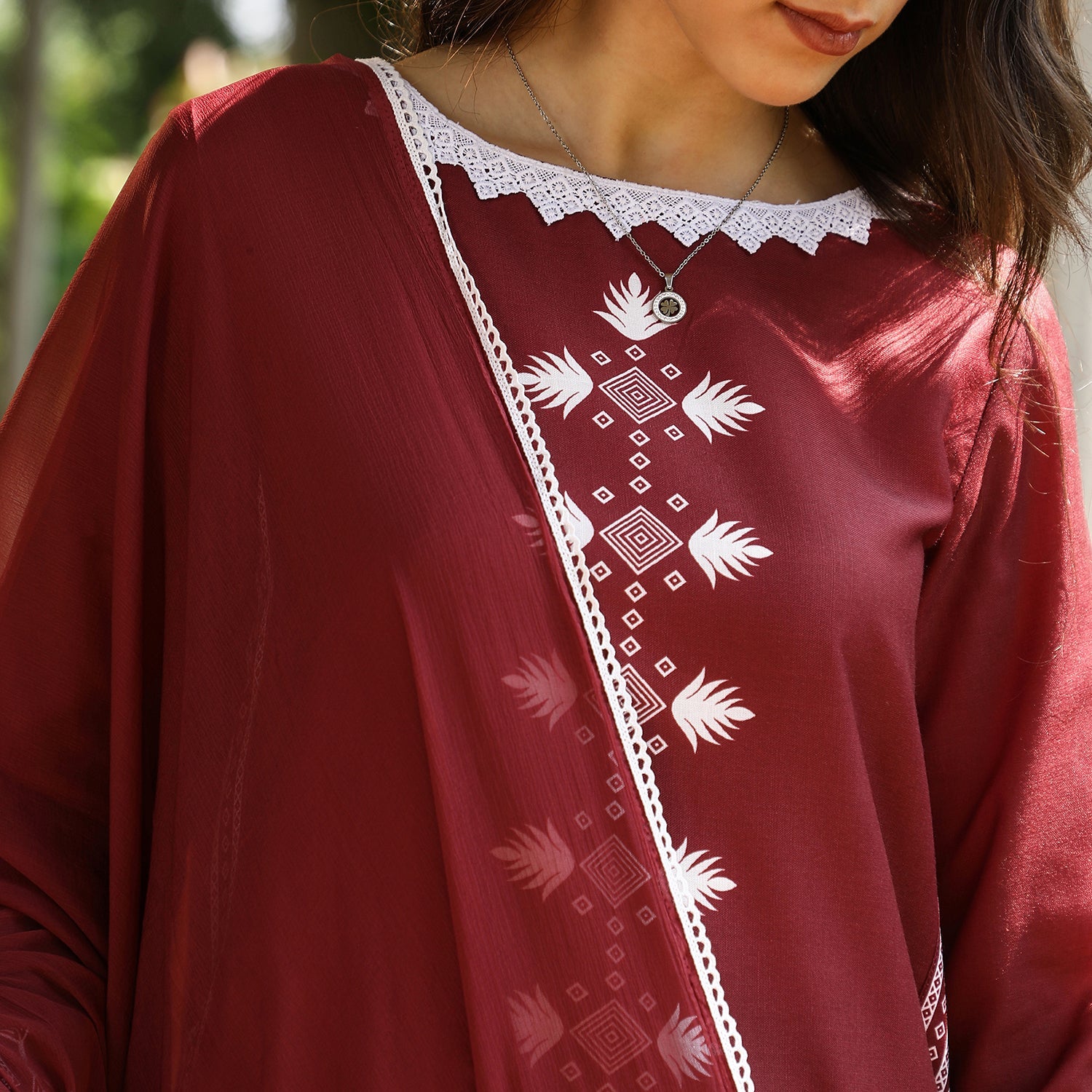 Constrast-Motif Kurta Set