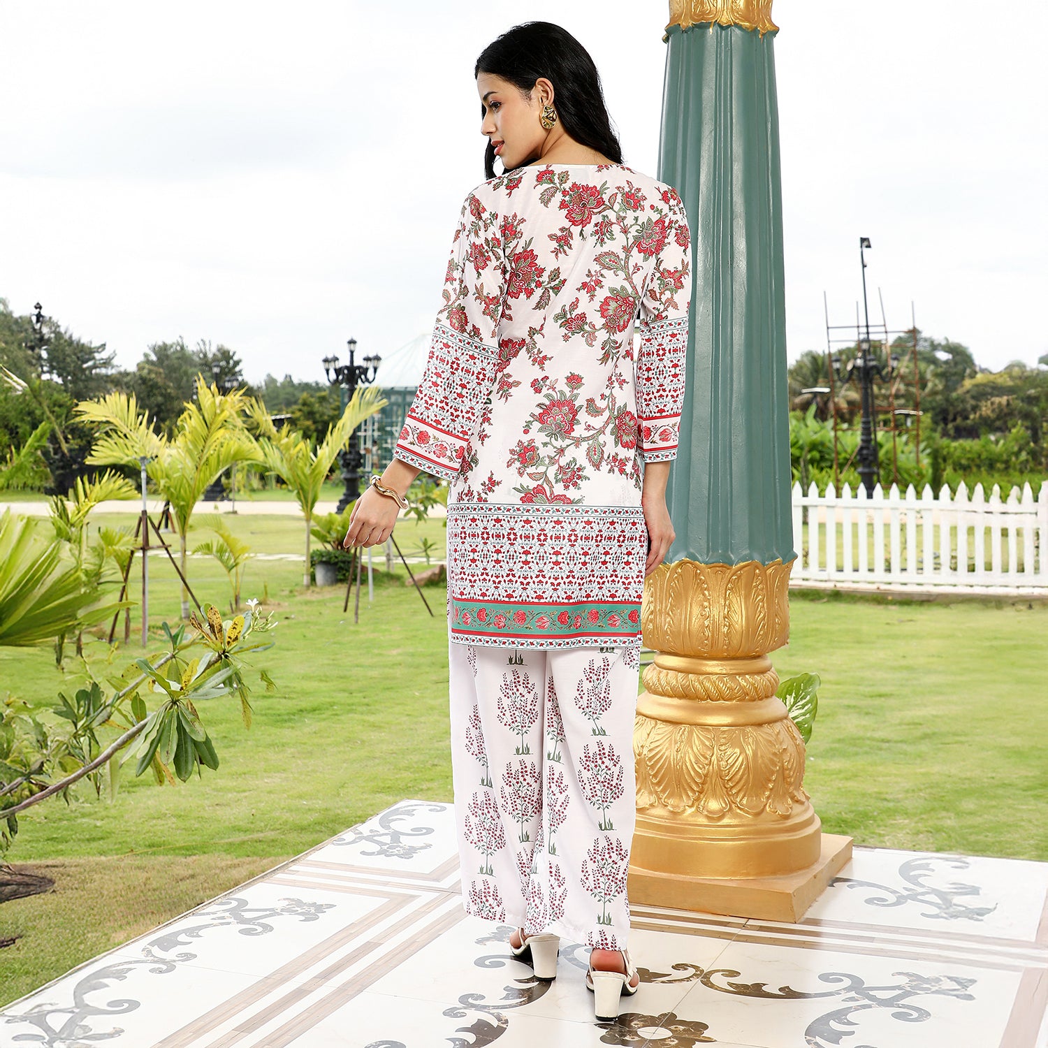Floral-Harmony Imrpint Kurta Set