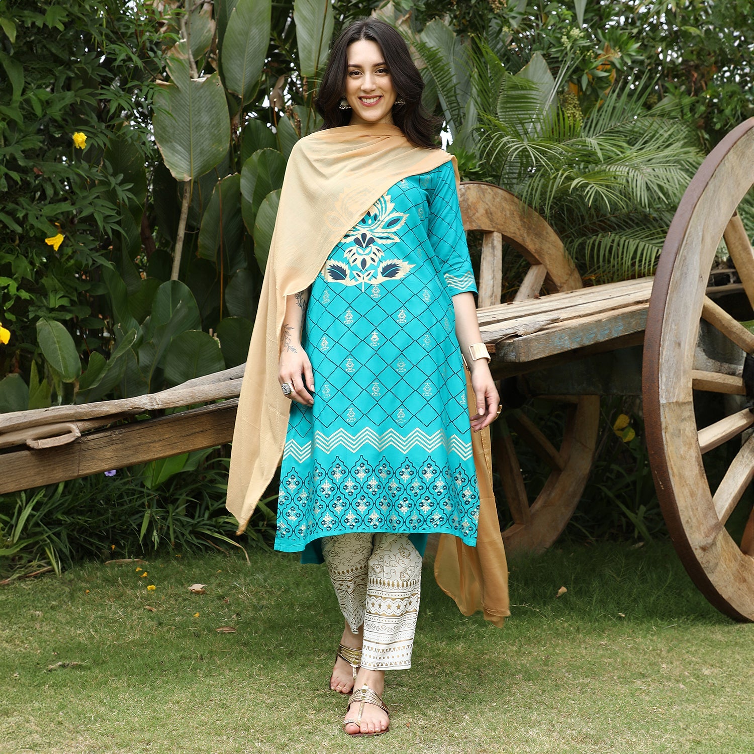 Metallic Ethnic Print Kurta With Metallic Print Trousers Set