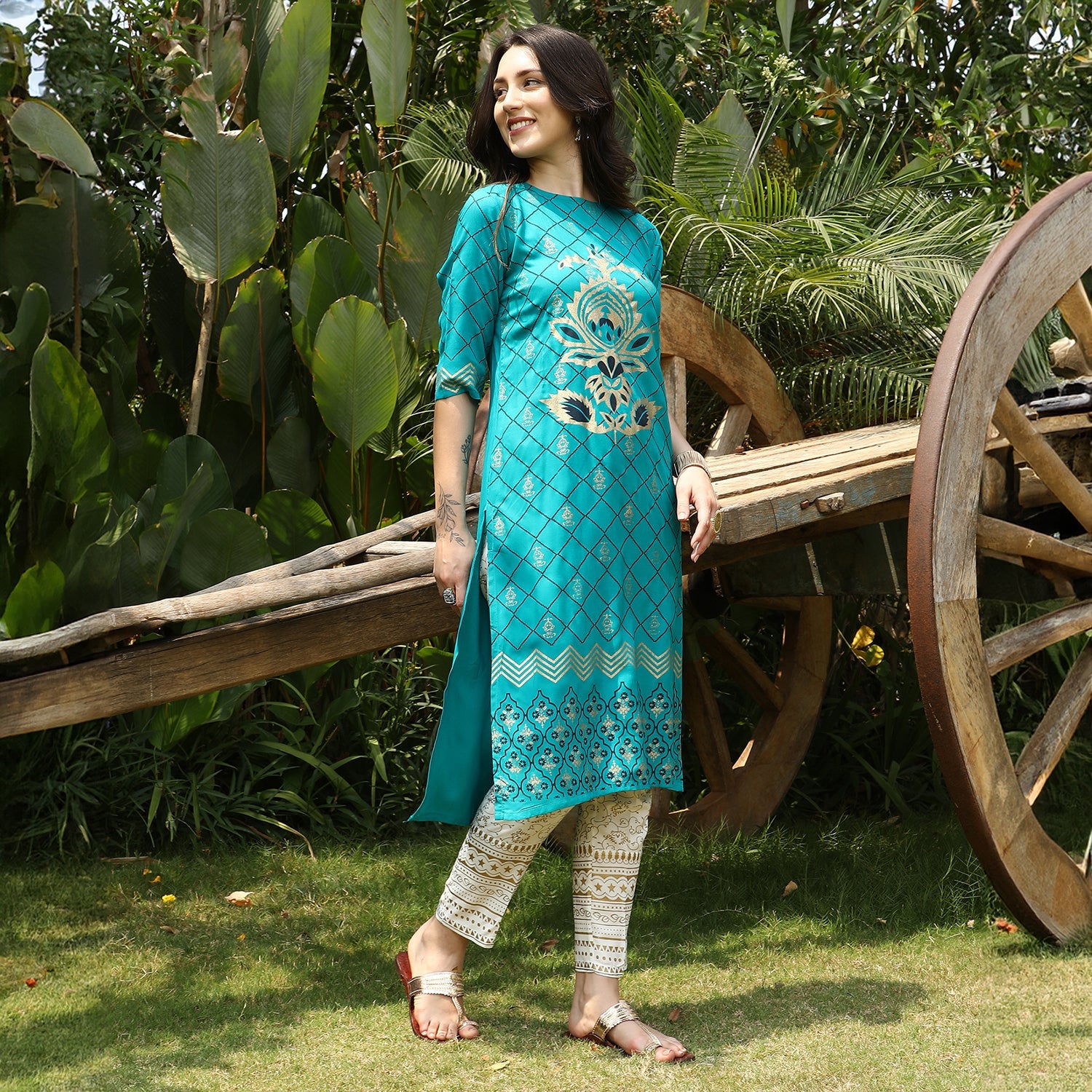 Metallic Ethnic Print Kurta With Metallic Print Trousers Set