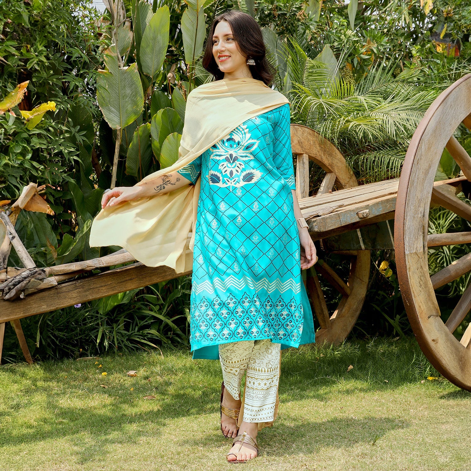 Metallic Ethnic Print Kurta With Metallic Print Trousers Set