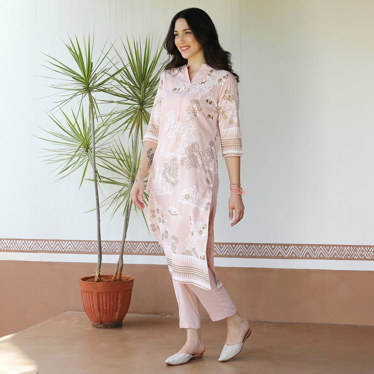 Flora Cluster Print Kurta With Trousers Set