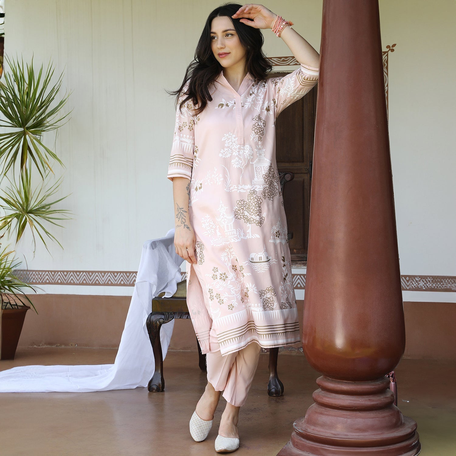 Flora Cluster Print Kurta With Trousers Set