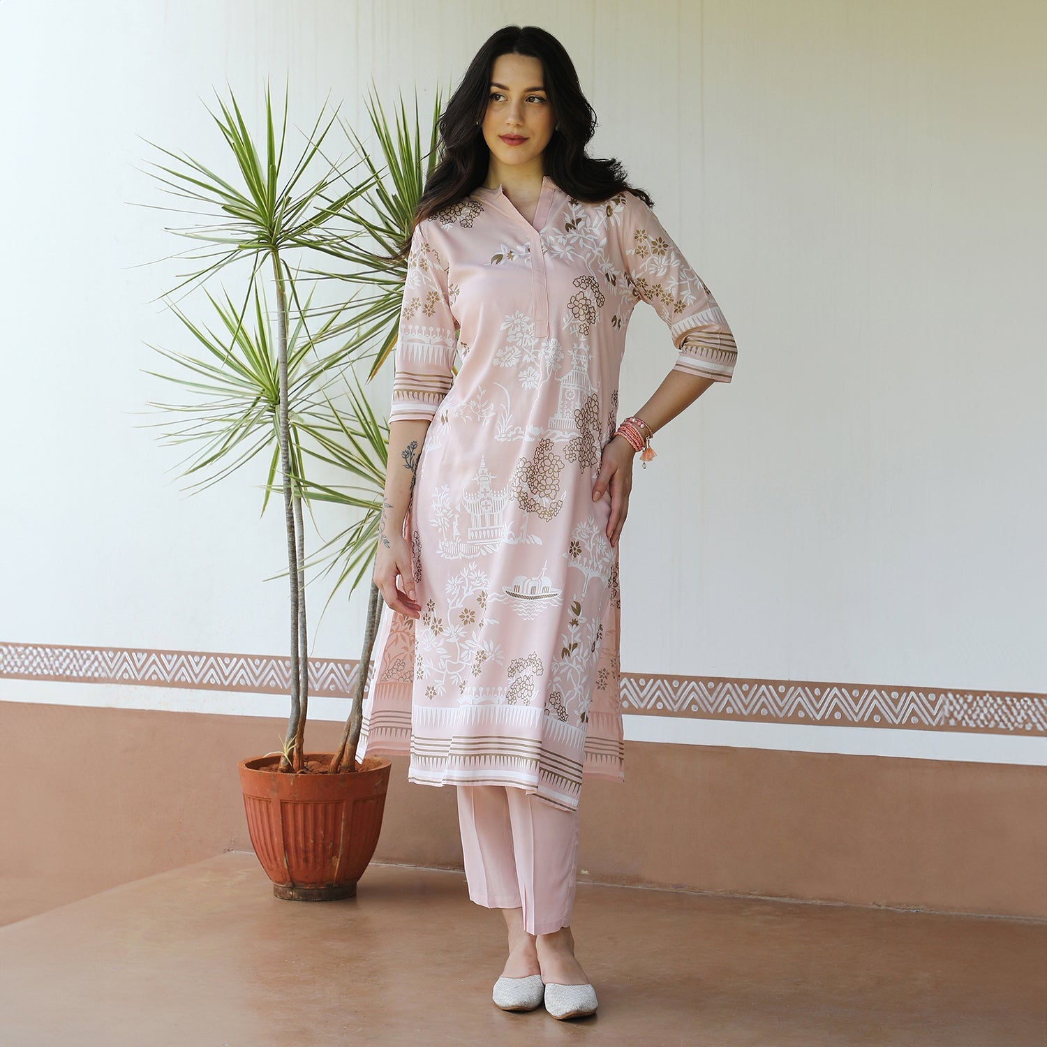 Flora Cluster Print Kurta With Trousers Set