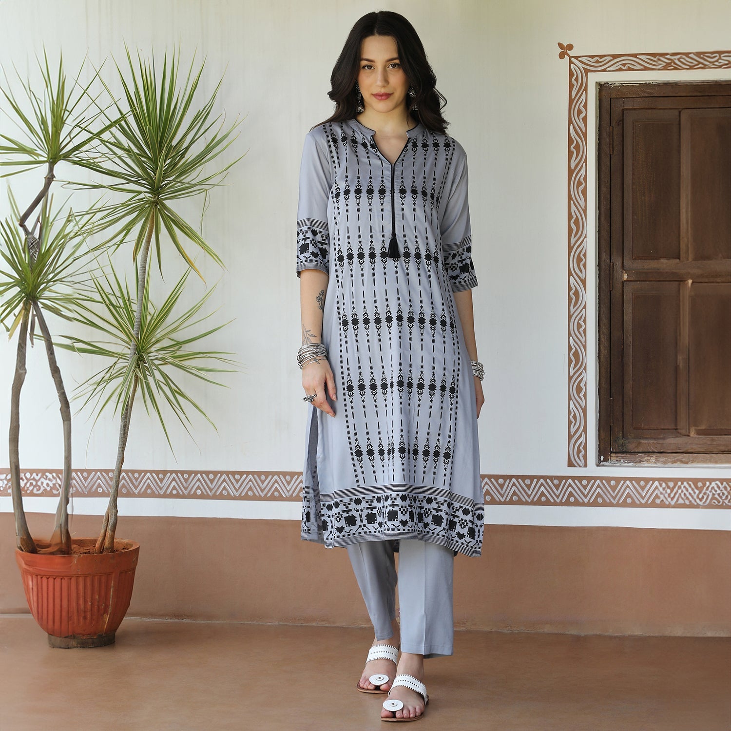 Geometric Ethnic Print Kurta With Trousers Set