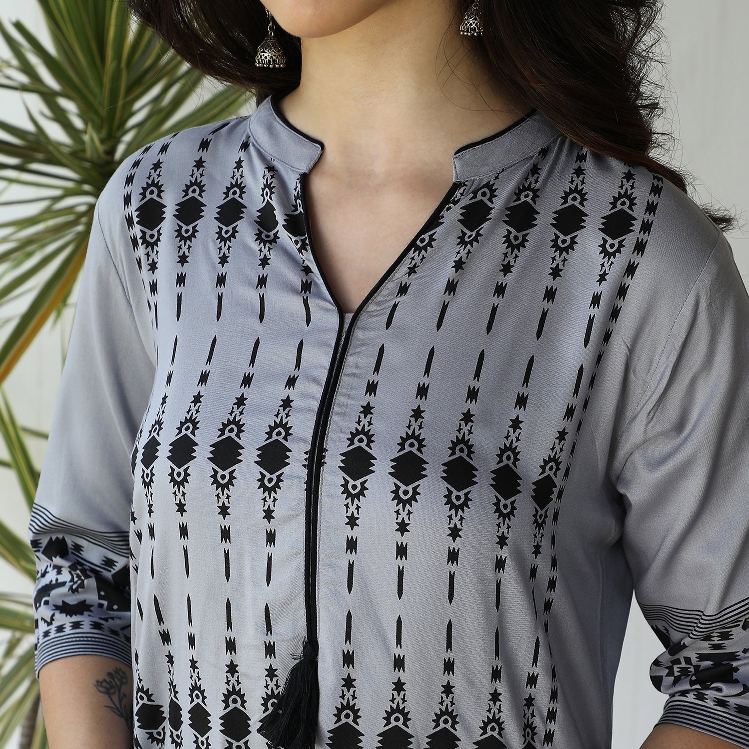 Geometric Ethnic Print Kurta With Trousers Set