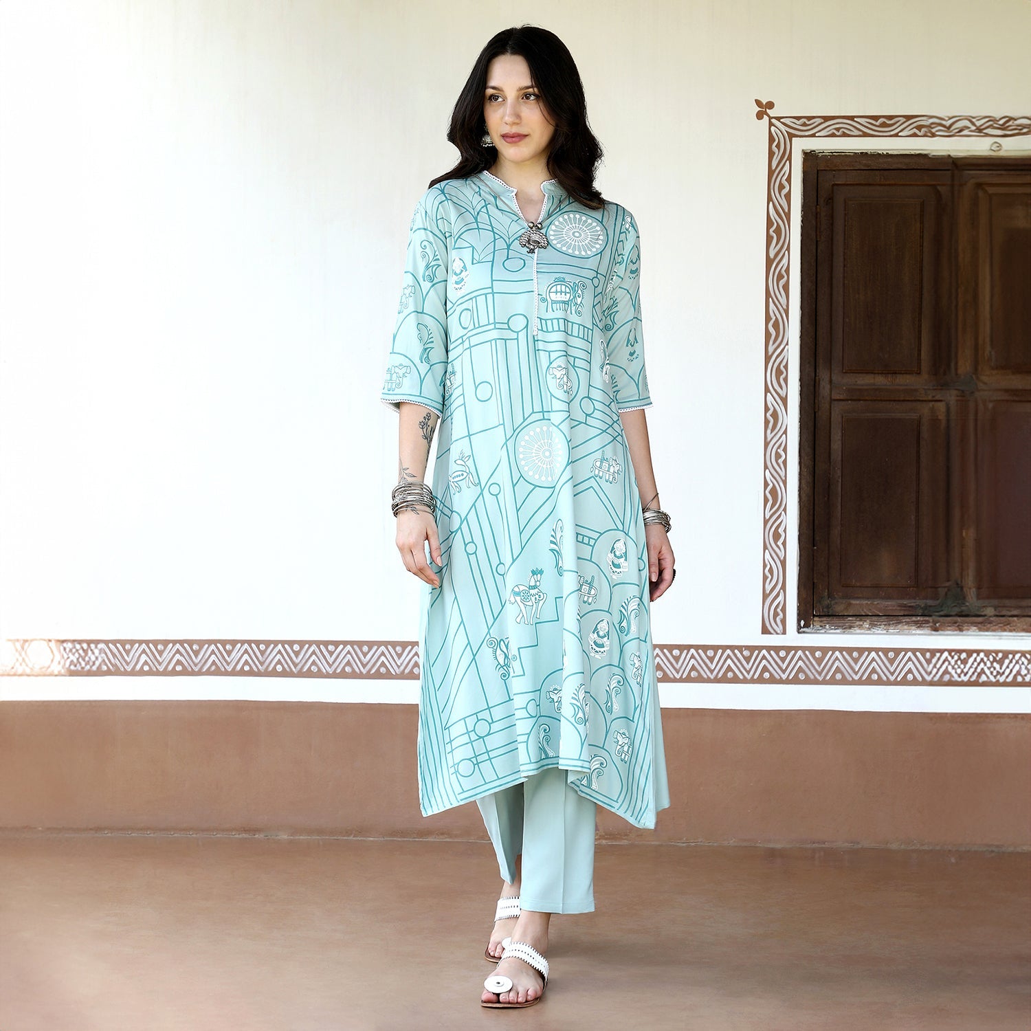 Metallic Flora Print Kurta With Trousers Set