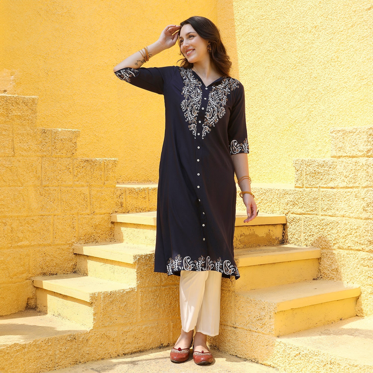 Paisley Print Kurta With Metallic Print Trousers Set