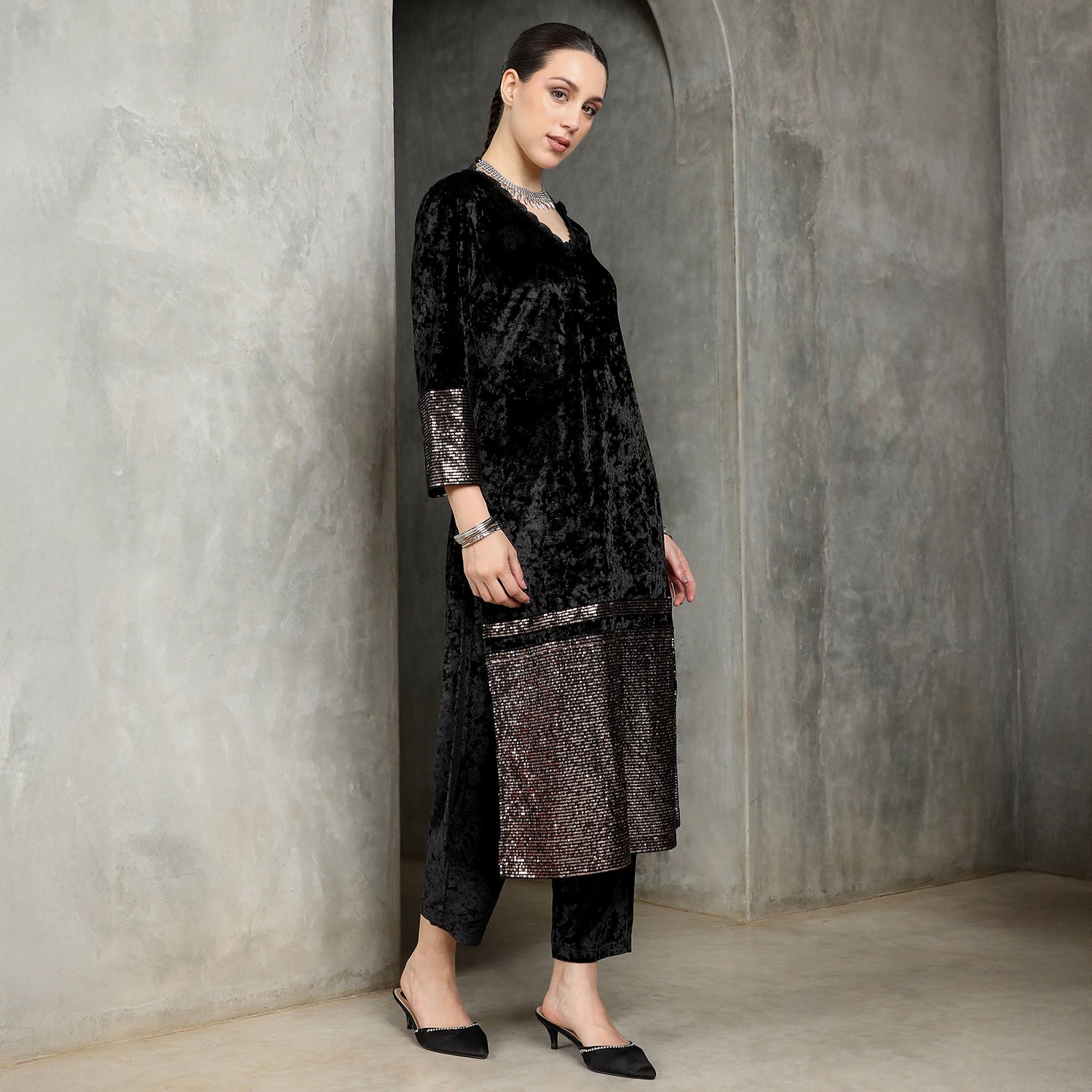 Velvet-Gleam Kurta Set