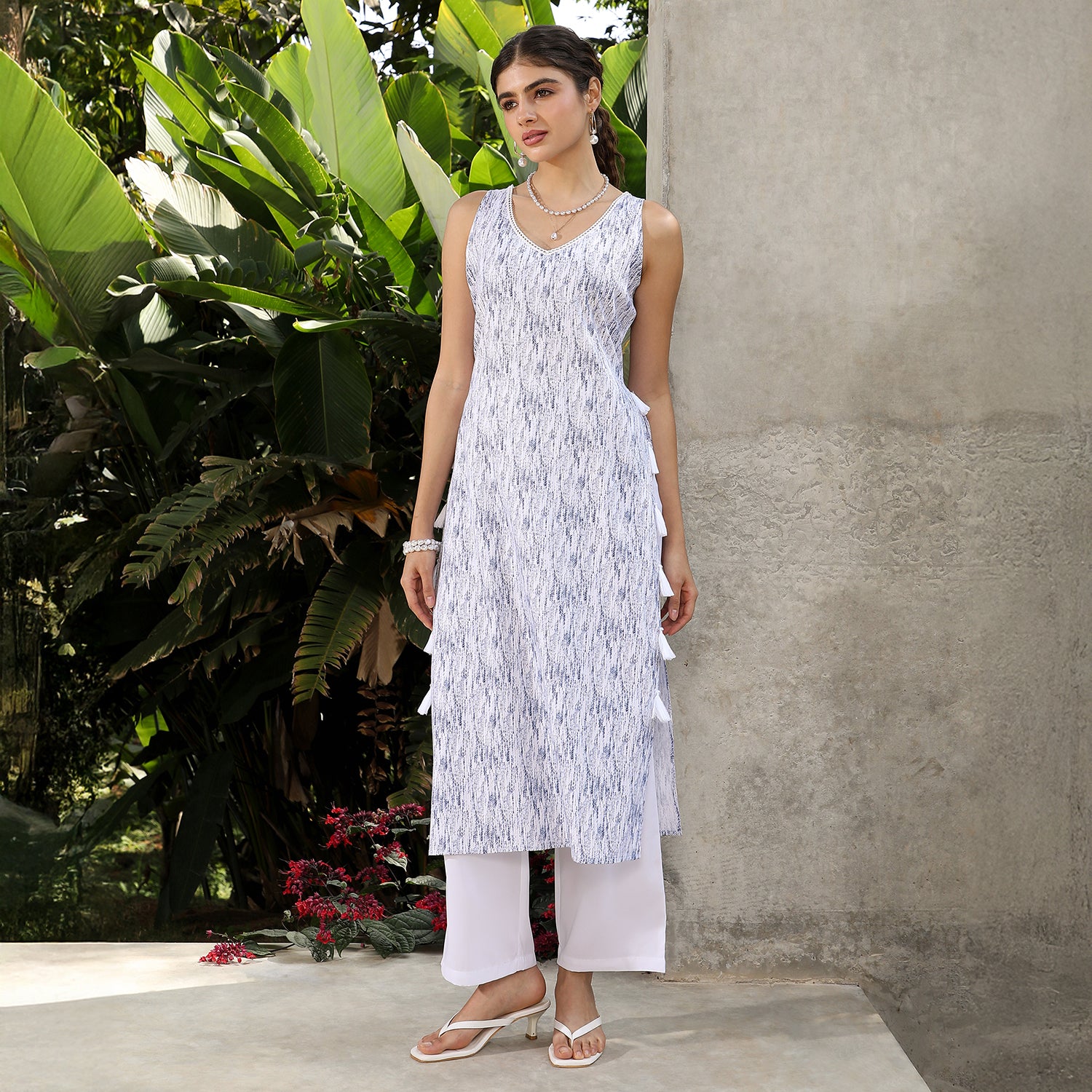 Static-Imprint Tassel Kurta Set
