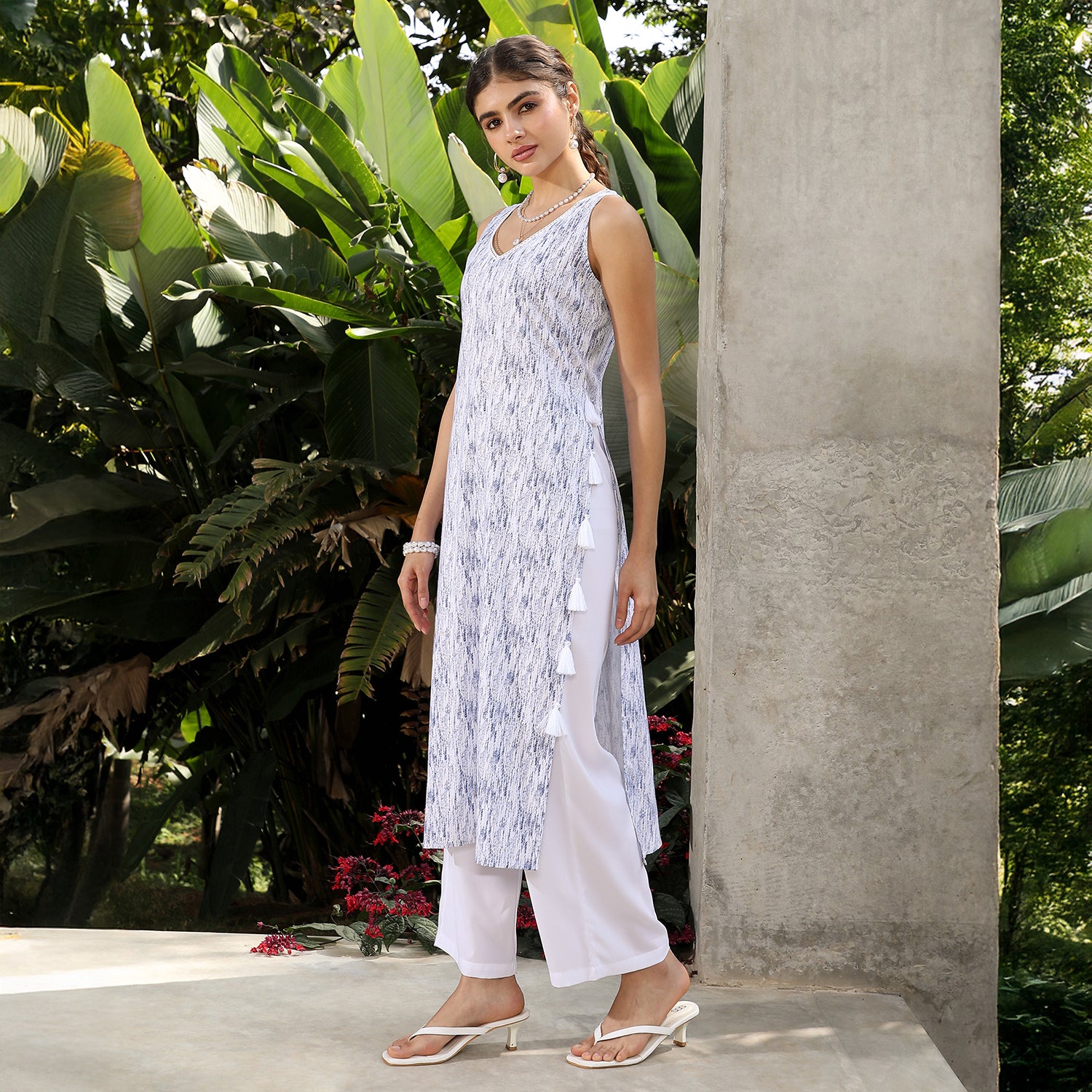 Static-Imprint Tassel Kurta Set