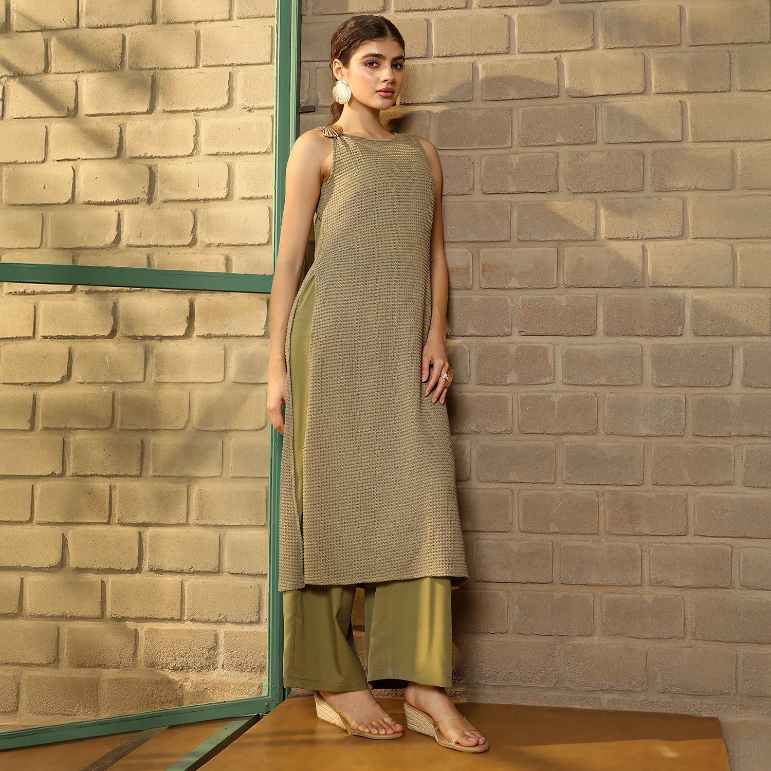 Shell-Embellish Knit Kurta Set