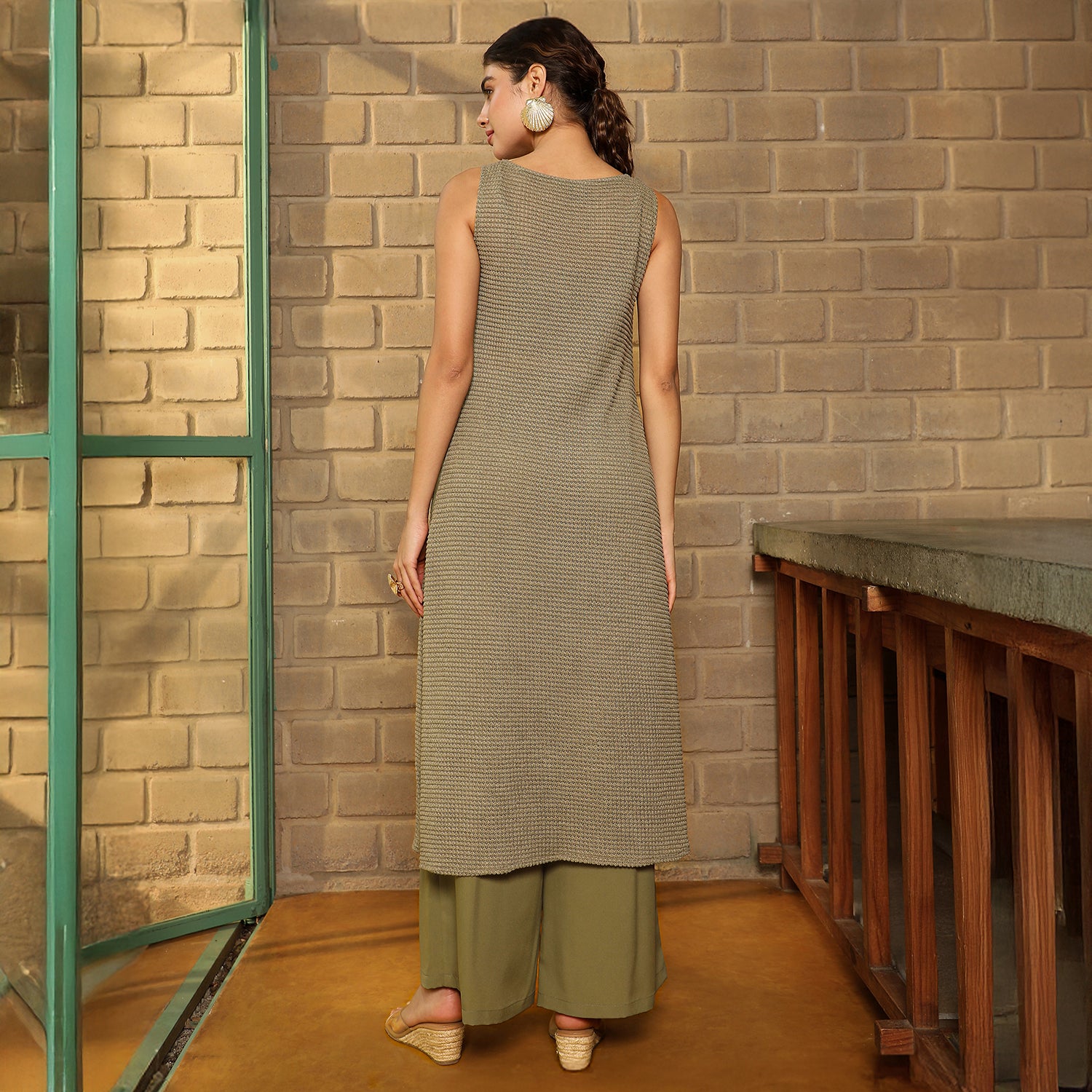 Shell-Embellish Knit Kurta Set