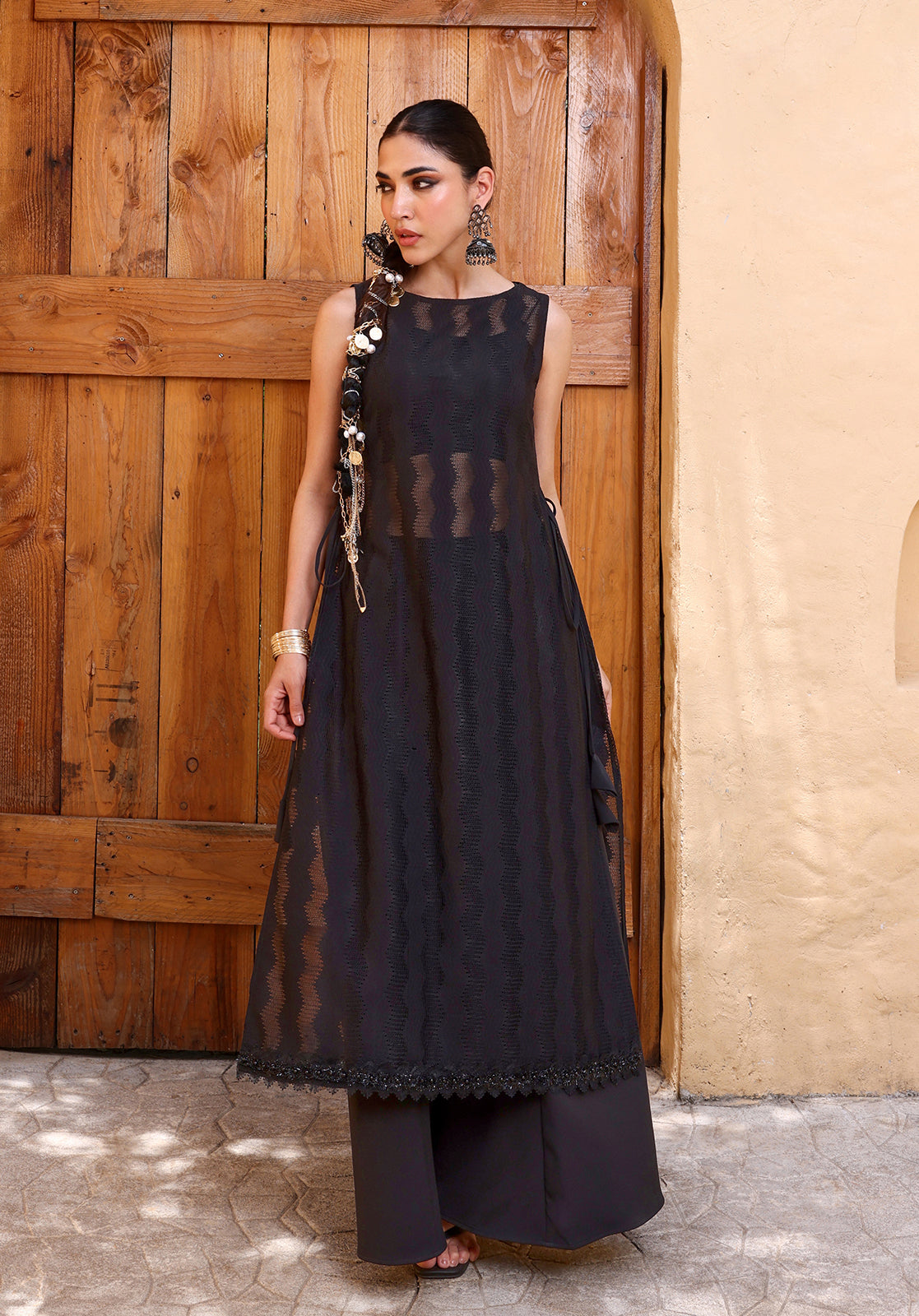 Self-Design Sleeveless Boat Neck Palazzo Black  Co-ord Set