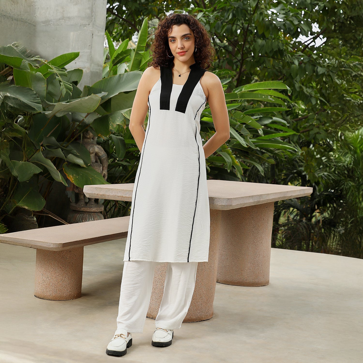 Contrast Linear Kurta Set