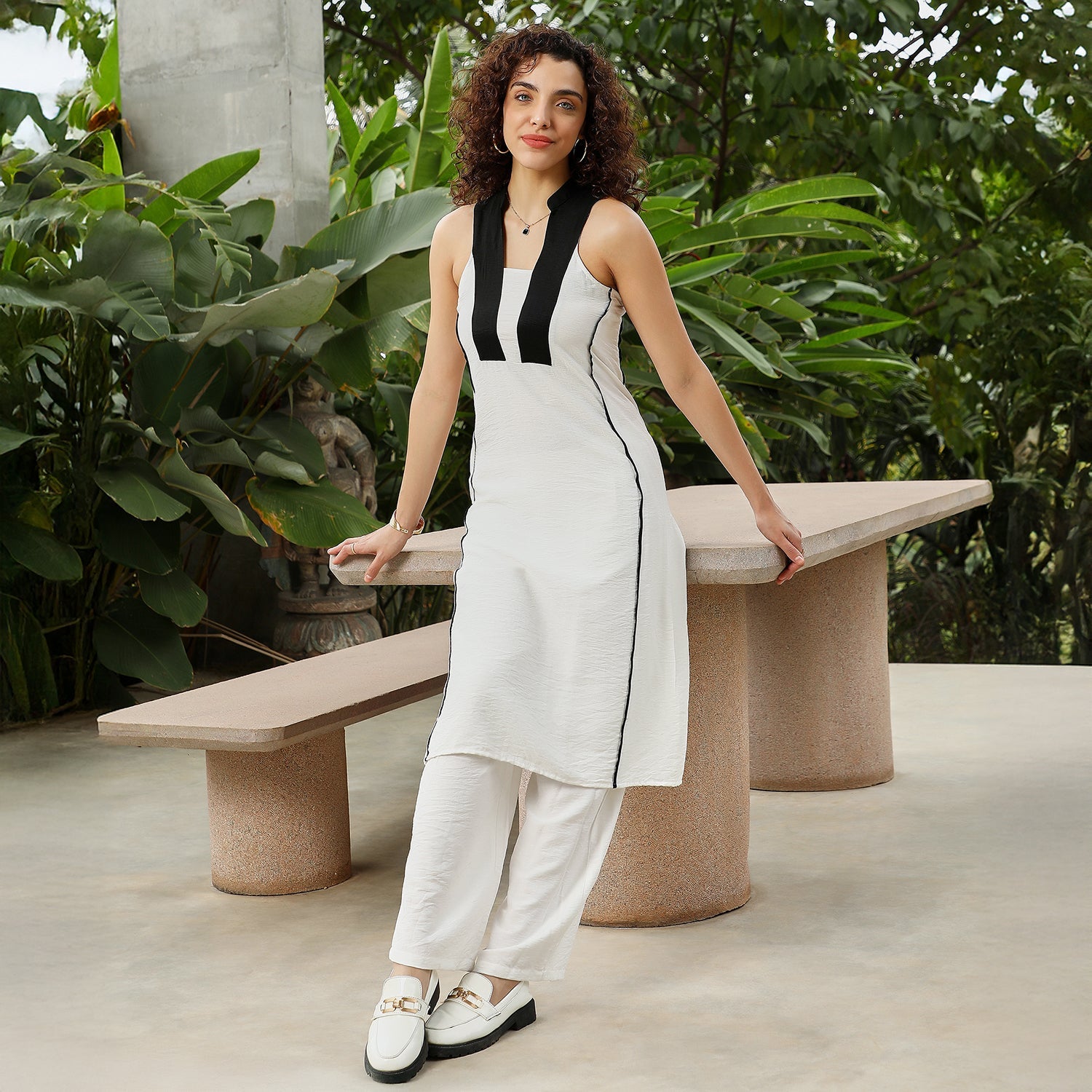 Contrast Linear Kurta Set