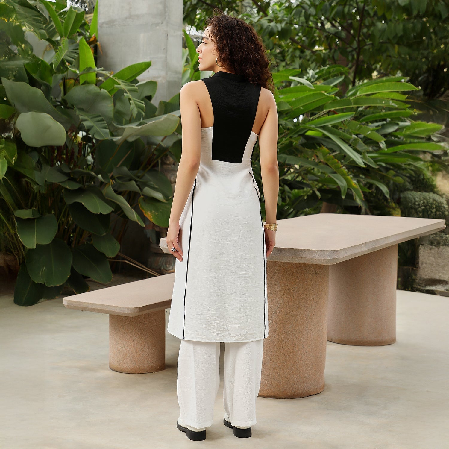 Contrast Linear Kurta Set