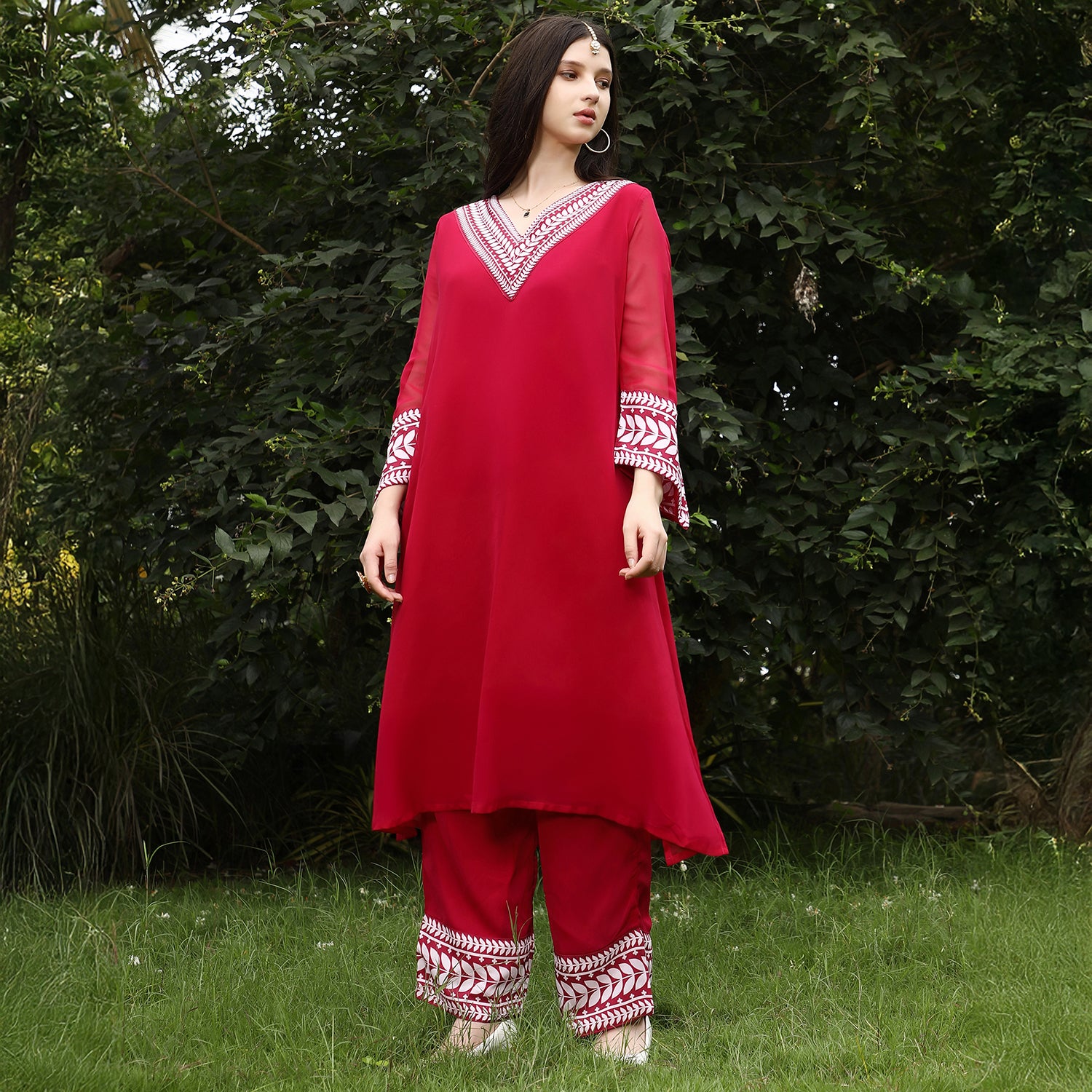Indie Leaf-Lined Imprint Kurta Set