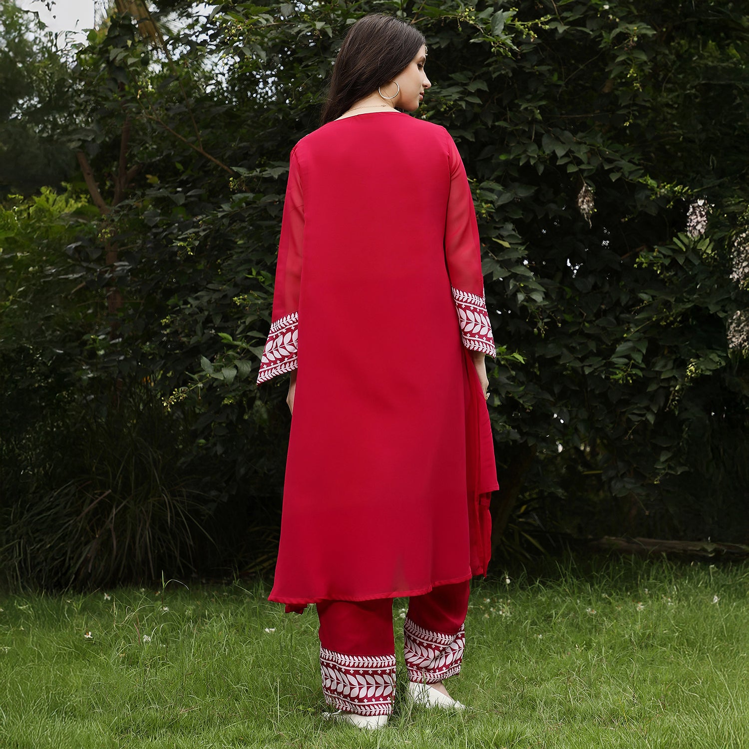 Indie Leaf-Lined Imprint Kurta Set