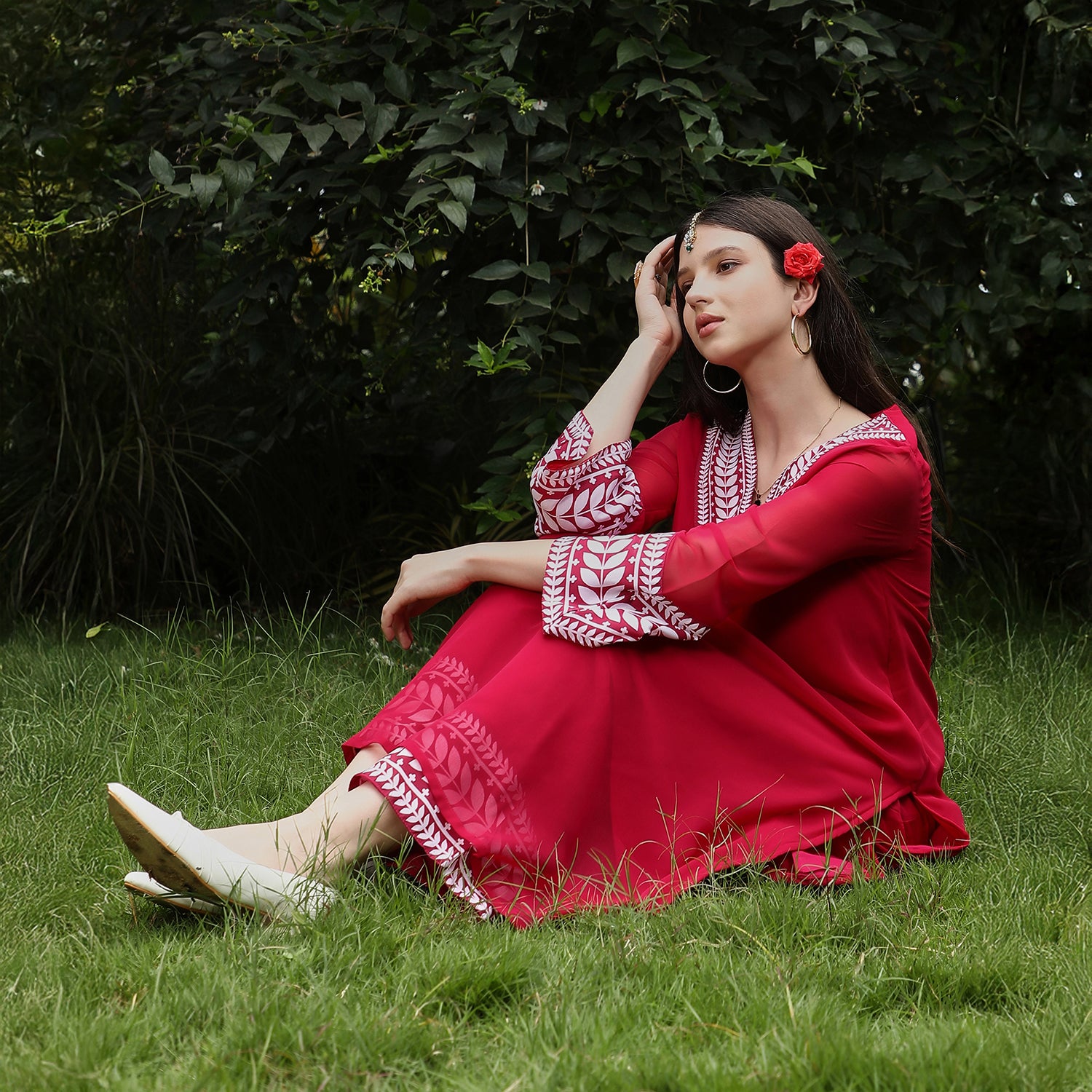 Indie Leaf-Lined Imprint Kurta Set