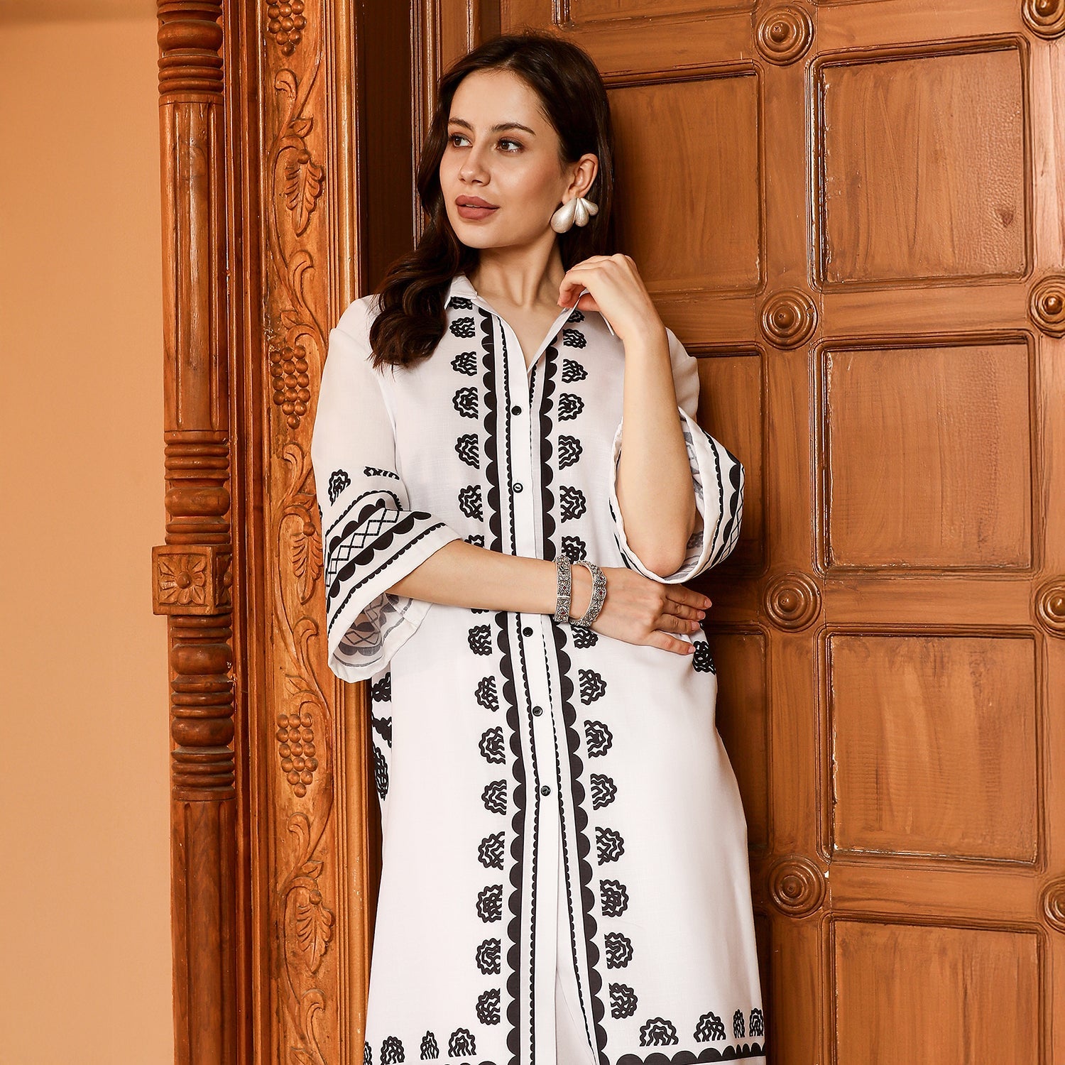 Indie Flora Lined-Imprint Kurta Set