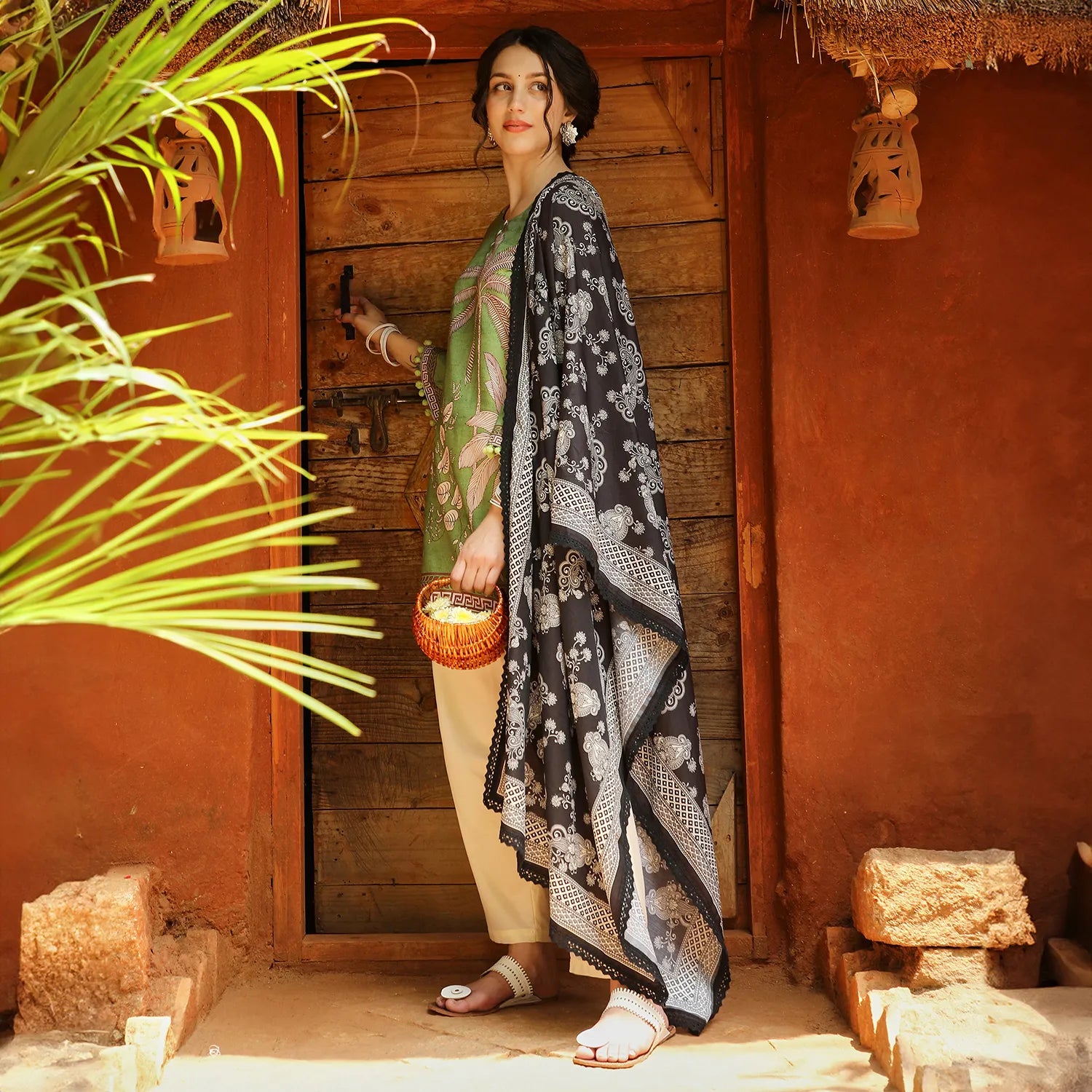 Palm Foliage Kurti With Trousers