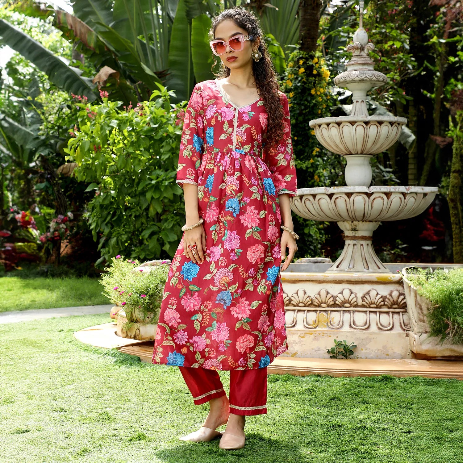 Flora Cluster Kurta With Trousers And Dupatta