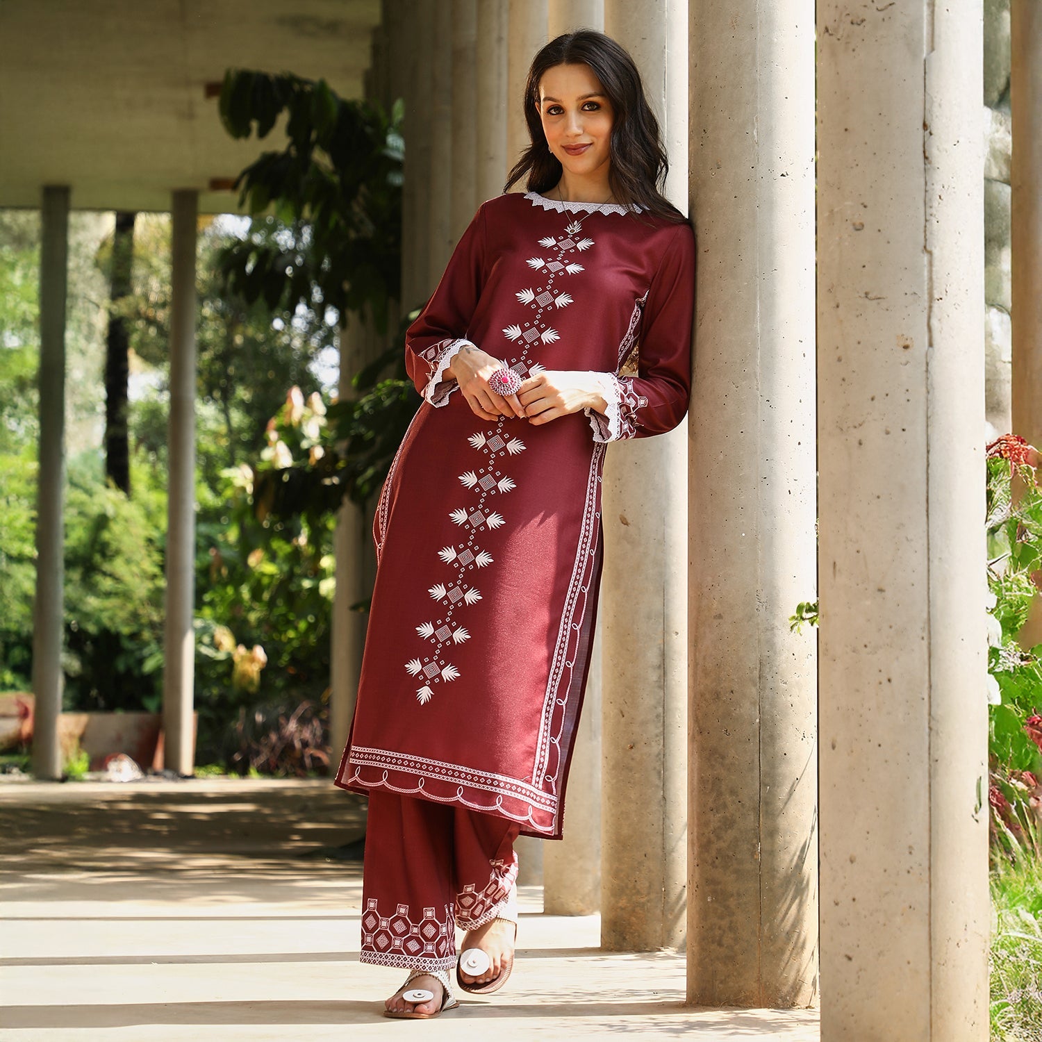 Constrast-Motif Kurta Set