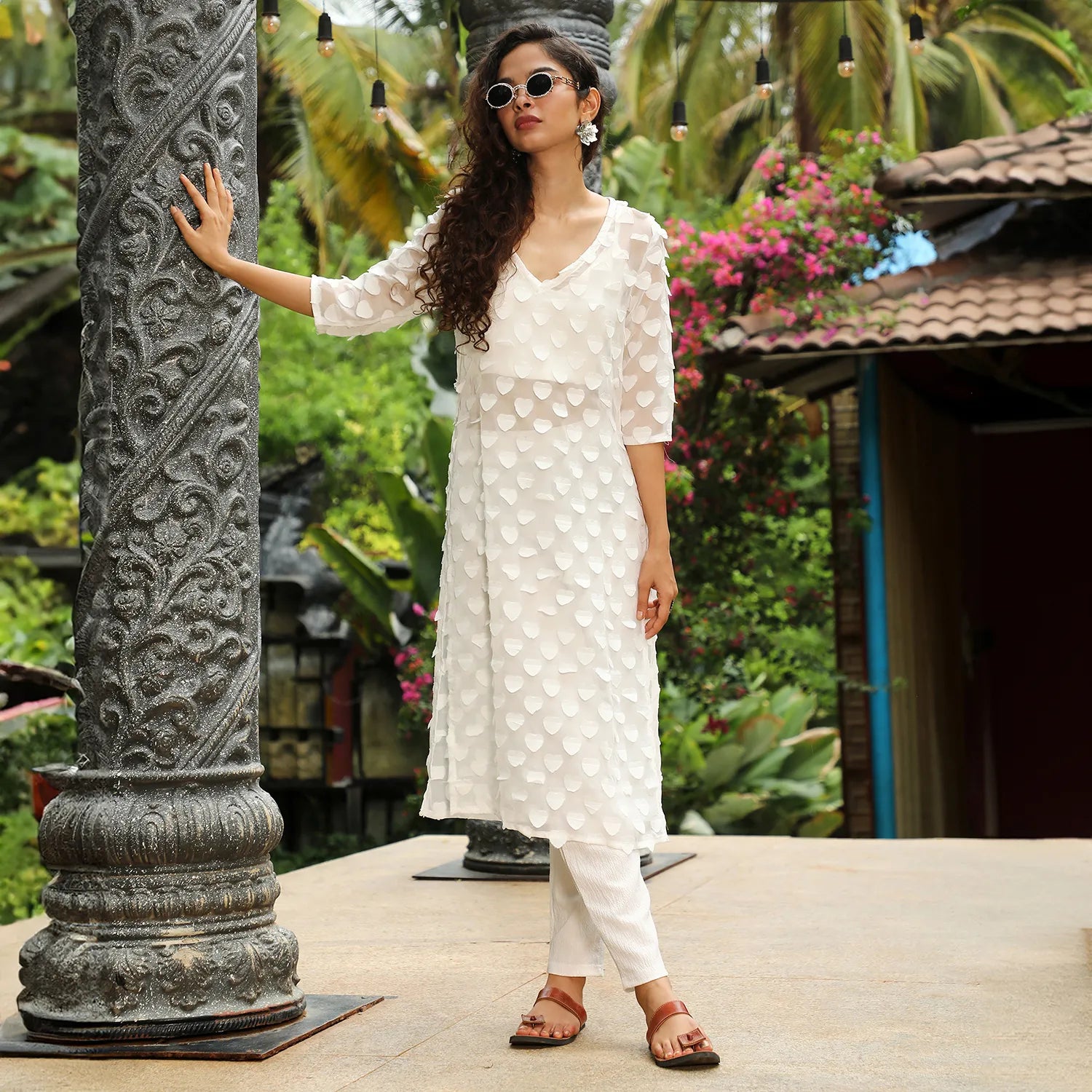 Applique Hearts Kurta With Crop And Trousers