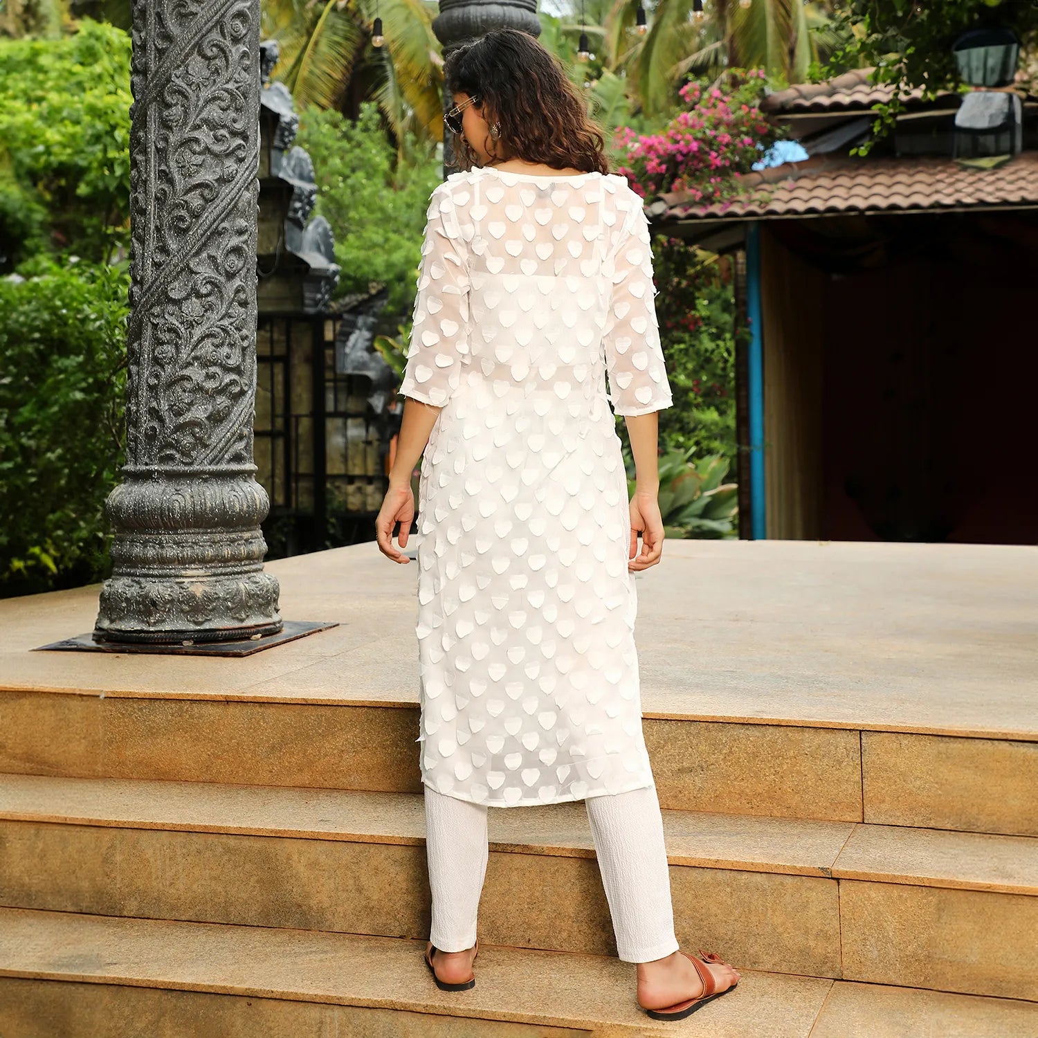 Applique Hearts Kurta With Crop And Trousers